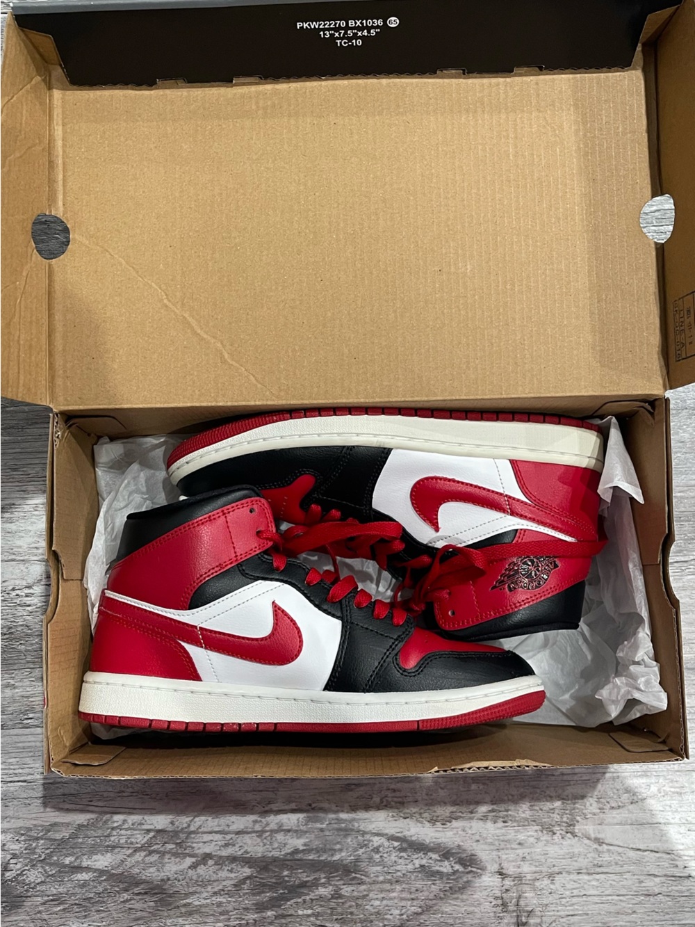 Women’s Air Jordan 1 Mid “Bred Toe”